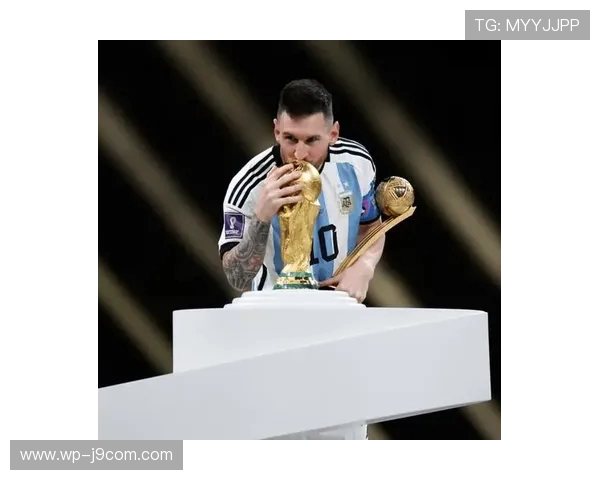 足球梦圆时刻见证激情燃烧的捧杯时刻感动全场的荣耀瞬间